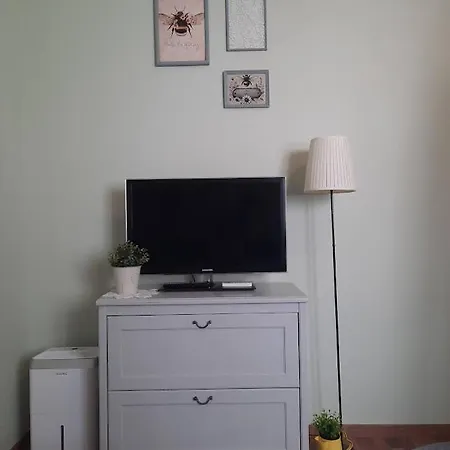 Apartment To Bee Home *